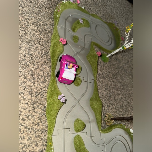 Barbie Department 56 Set - Picture 6 of 7